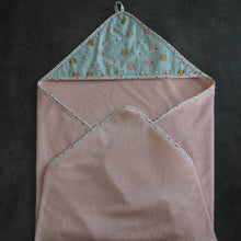 Charger l'image dans la galerie, Cape de bain rose et menthe aux motifs de chouettes