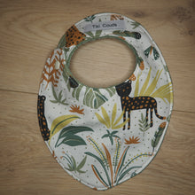 Charger l'image dans la galerie, bavoir naissance vert et blanc avec feuillages