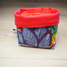 Charger l'image dans la galerie, lingettes démaquillantes rouges aux motifs de feuillages