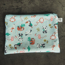 Charger l'image dans la galerie, Pochette à fermeture bleu clair aux motifs d'animaux