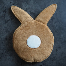 Charger l&#39;image dans la galerie, Doudou en forme de lapin marron et blanc

