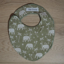 Charger l'image dans la galerie, bavoir pour bébé vert aux motifs d'éléphants
