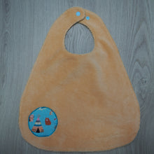 Charger l'image dans la galerie, bavoir évolutif pour enfant réglable orange et bleu aux motifs d'animaux et de tipis
