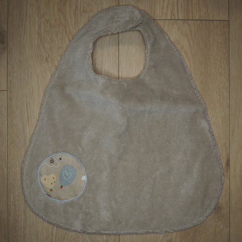 bavoir évolutif pour enfant réglable beige aux motifs d'éléphants