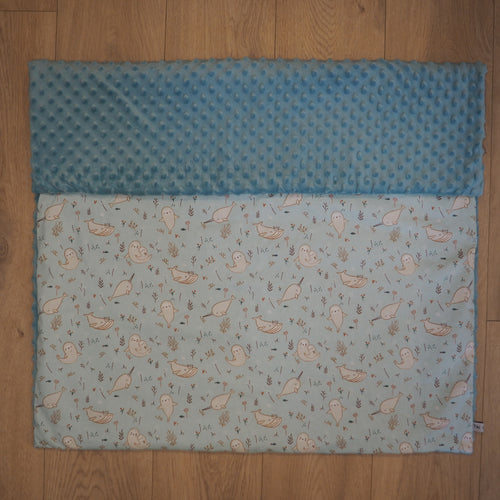 couverture pour bébé bleu aux motifs de baleines, narvals et phoques