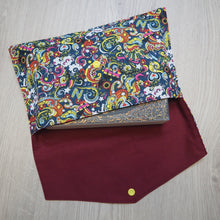 Charger l'image dans la galerie, pochette de transport pour livre de poche motifs des années 80
