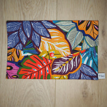 Charger l'image dans la galerie, pochette pour livre de poche, colorée aux motifs de feuillages
