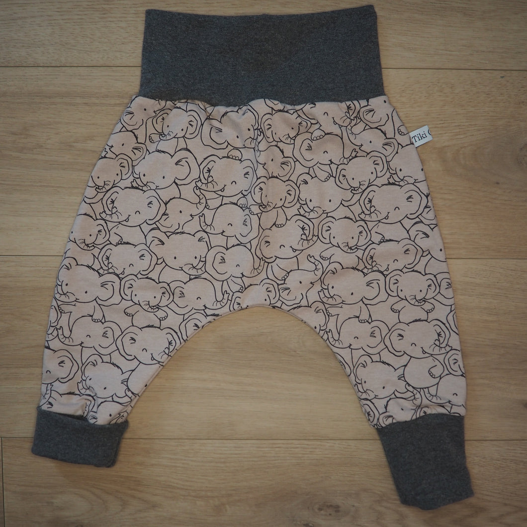 sarouel pour bébé beige et gris avec motifs d'éléphants