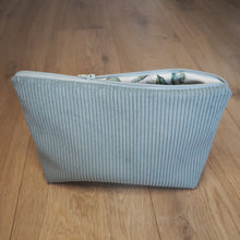 Charger l&#39;image dans la galerie, petite trousse de toilette bleu, intérieur feuillage

