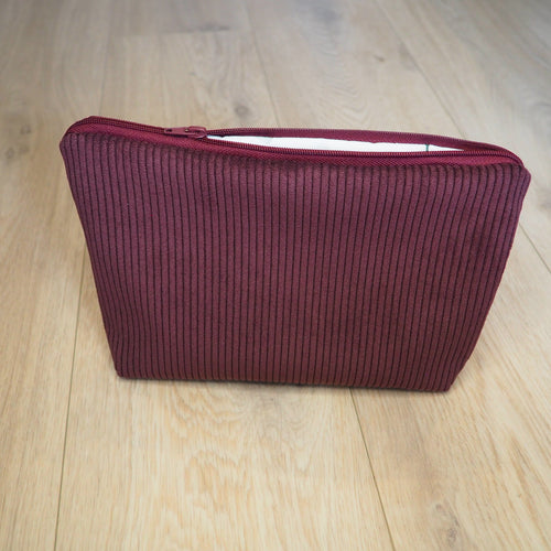 petite trousse de toilette violette 