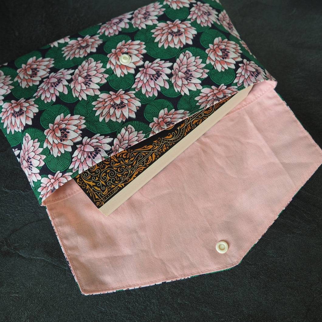 pochette nénuphars rose vert et bleu